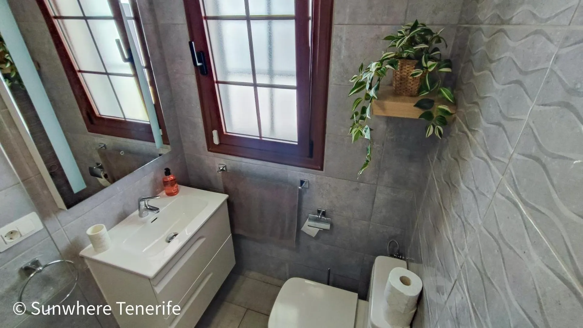 Primavera Apartment By The Beach Costa Adeje Spagna